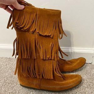 3-Layer Fringe Minnetonka Boots, Size 9